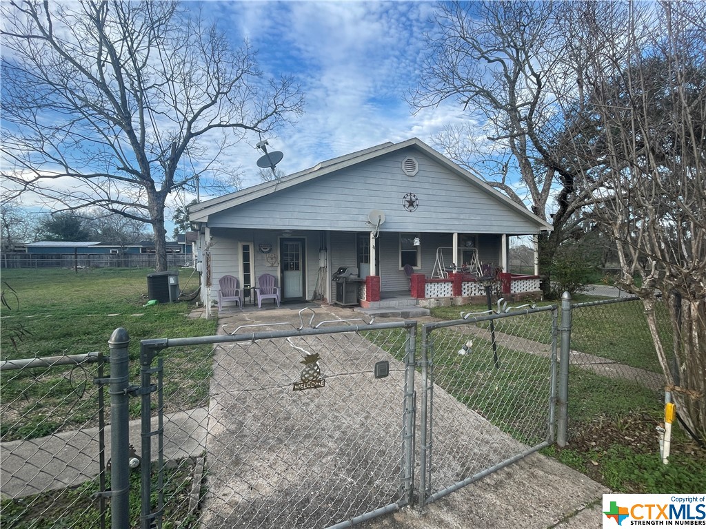200 King Street Property Photo 1