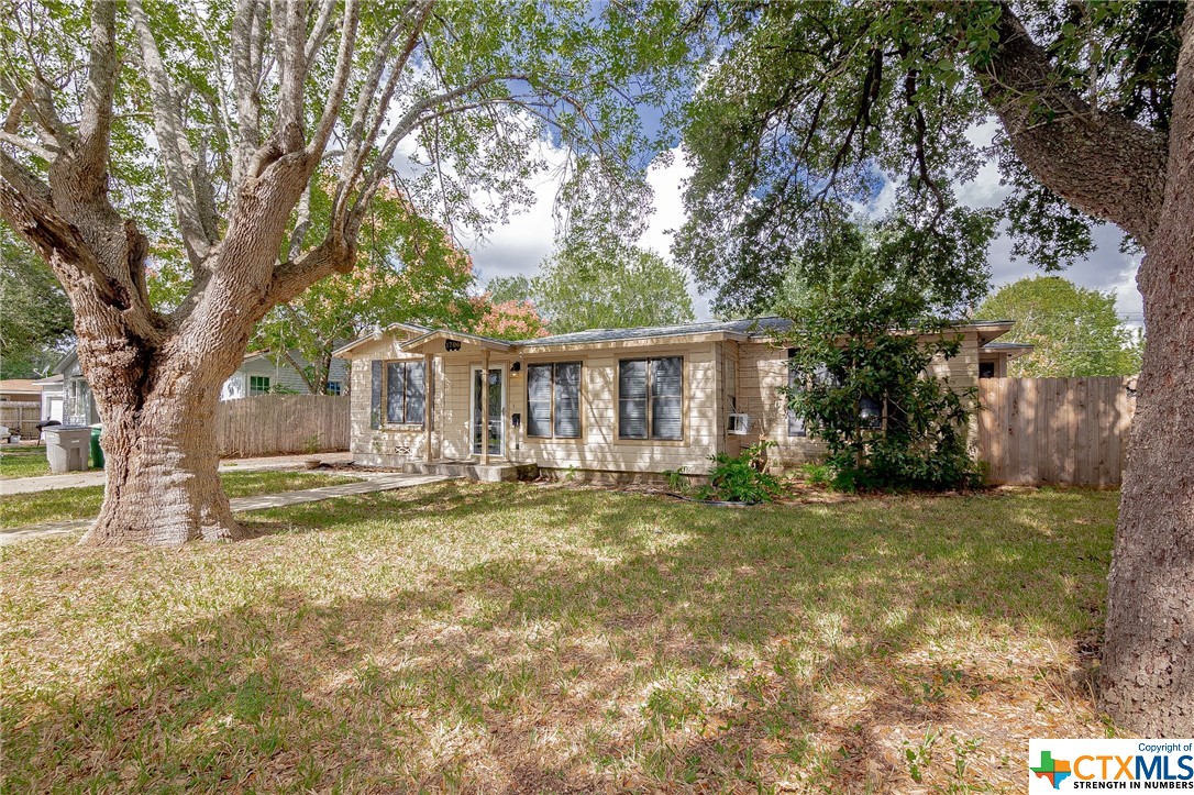 1706 E Park Avenue Property Photo 1