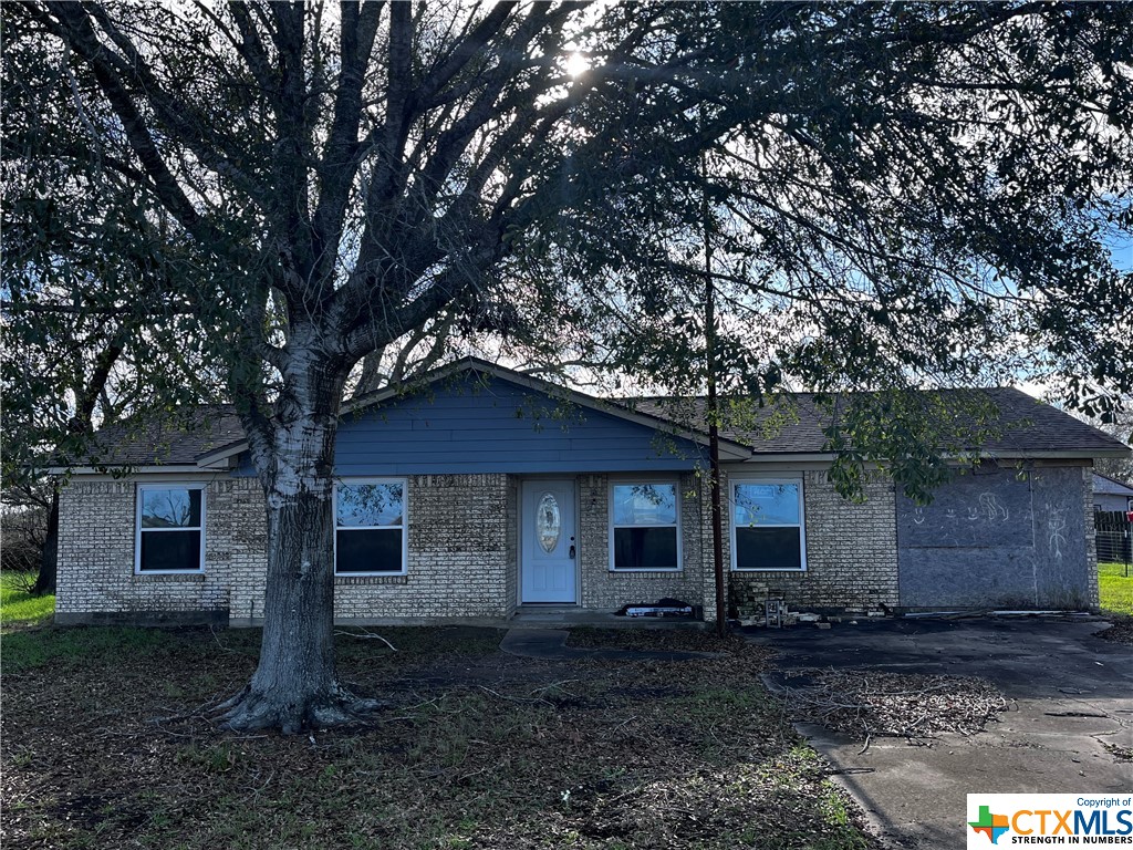 888 Minatre Road Property Photo 1