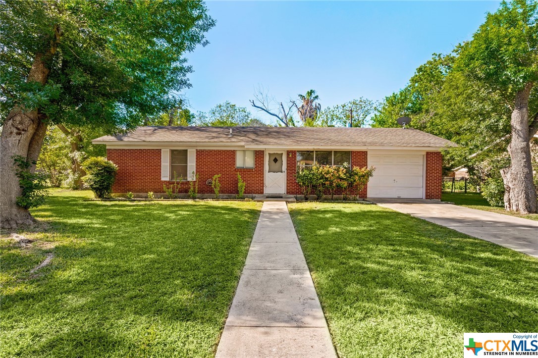 1319 Mockingbird Lane Property Photo 1