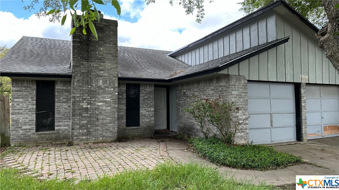 507 Camelot Drive Property Photo 1