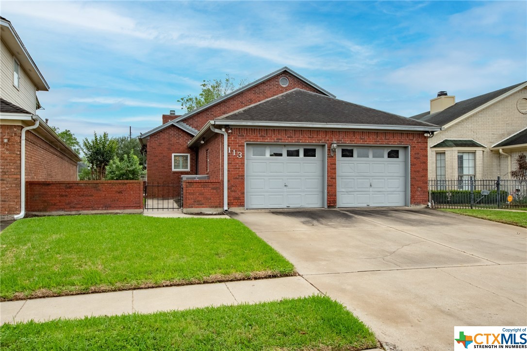 113 Charleston Drive Property Photo 1