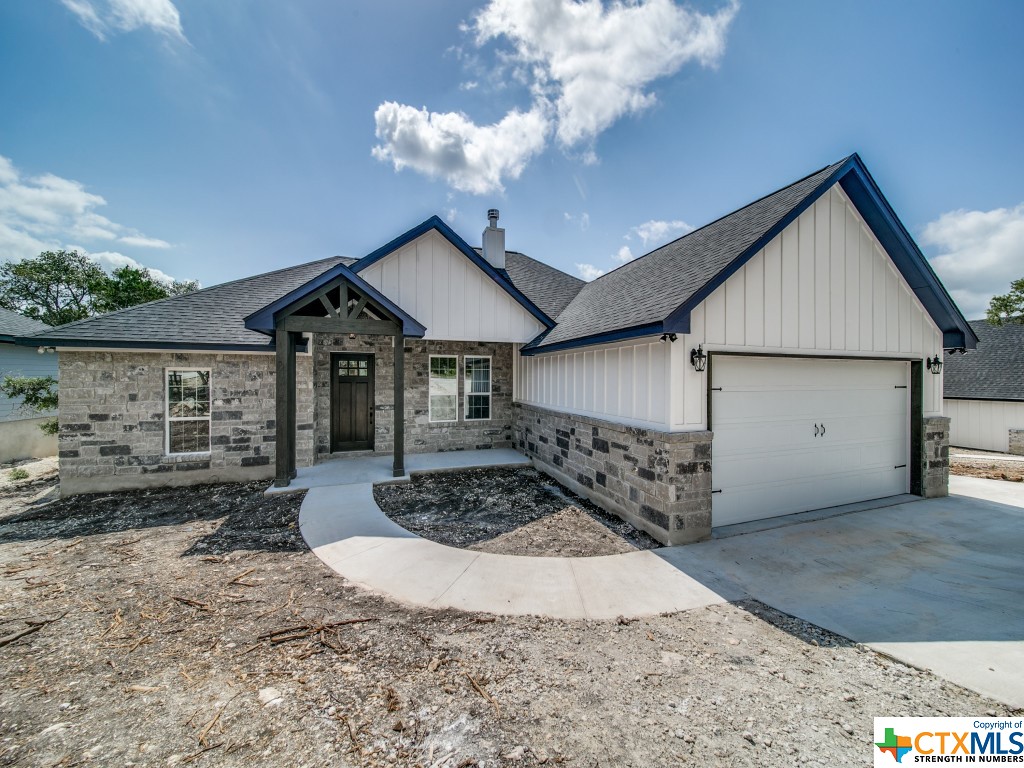 928 Stallion Springs Drive Property Photo 1