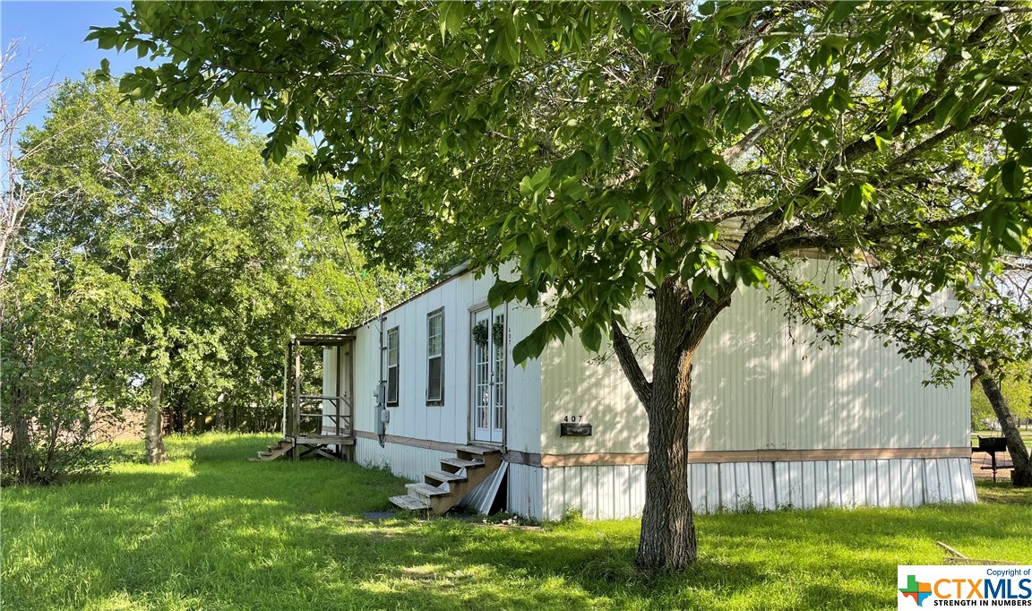 407 Moffitt Street Property Photo 1