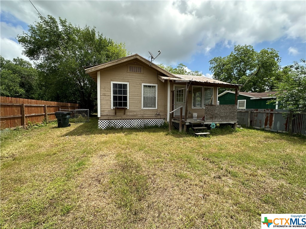 532 N Eckhardt Street Property Photo 1