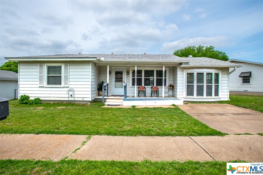 704 Morris Drive Property Photo 1