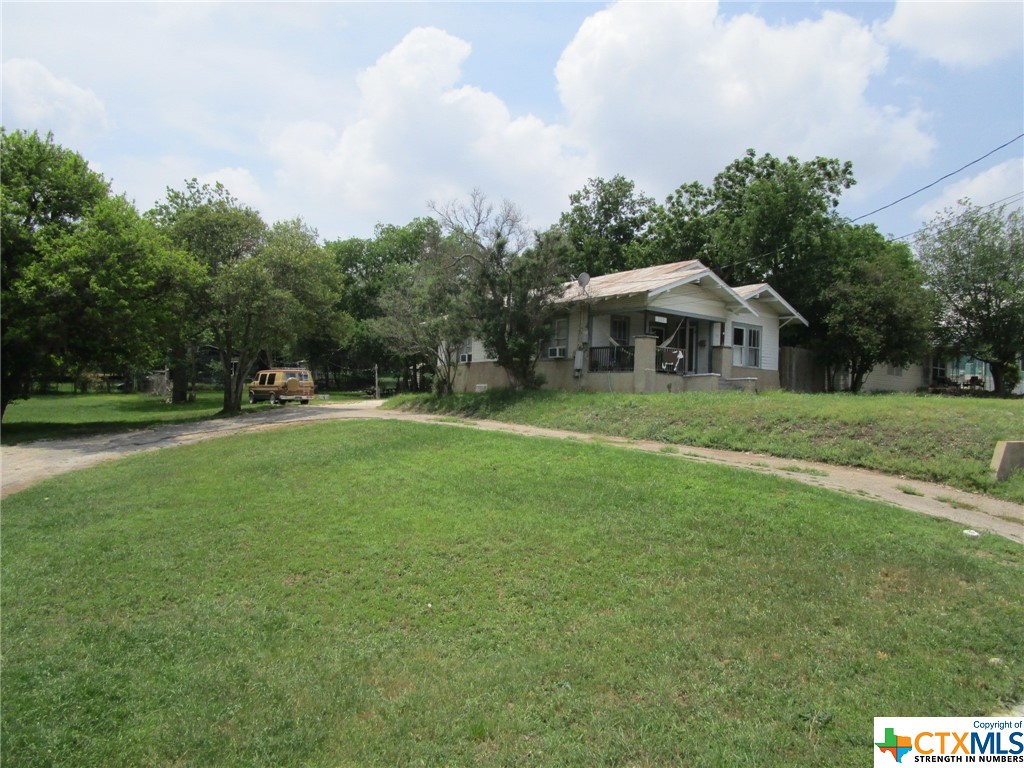 840 S Castell Avenue Property Photo 3