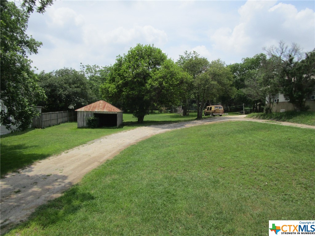 840 S Castell Avenue Property Photo 5