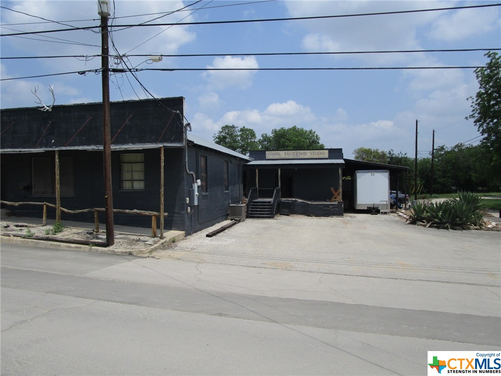 840 S Castell Avenue Property Photo 7