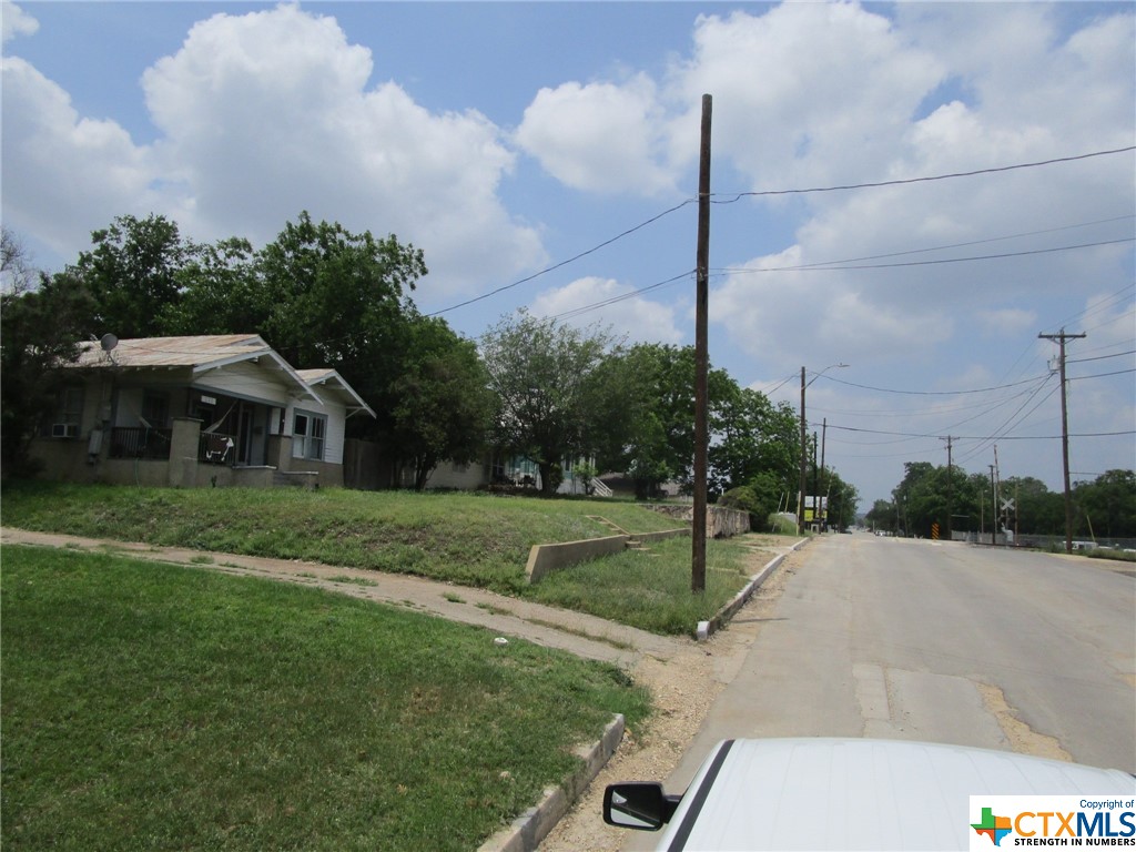840 S Castell Avenue Property Photo 8