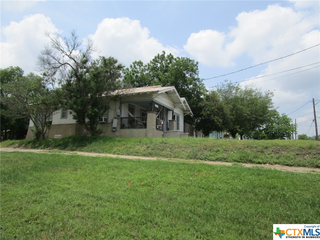 840 S Castell Avenue Property Photo 10