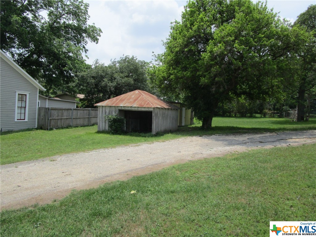 840 S Castell Avenue Property Photo 11