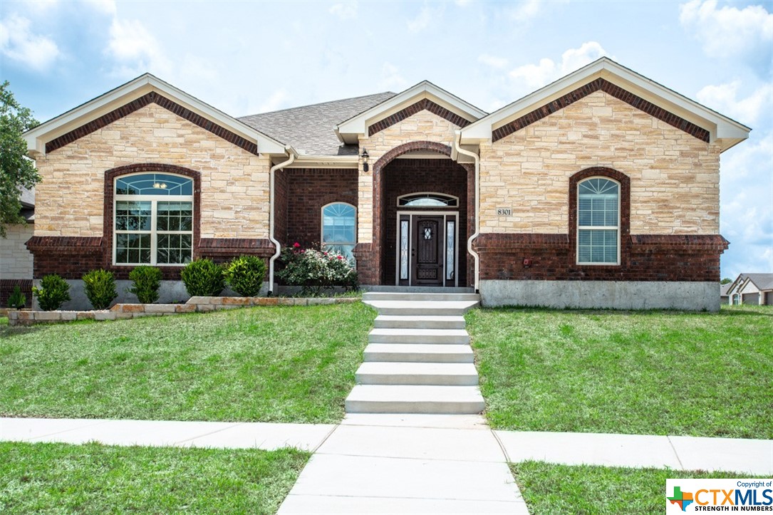 8301 Grand Oaks Lane Property Photo 1