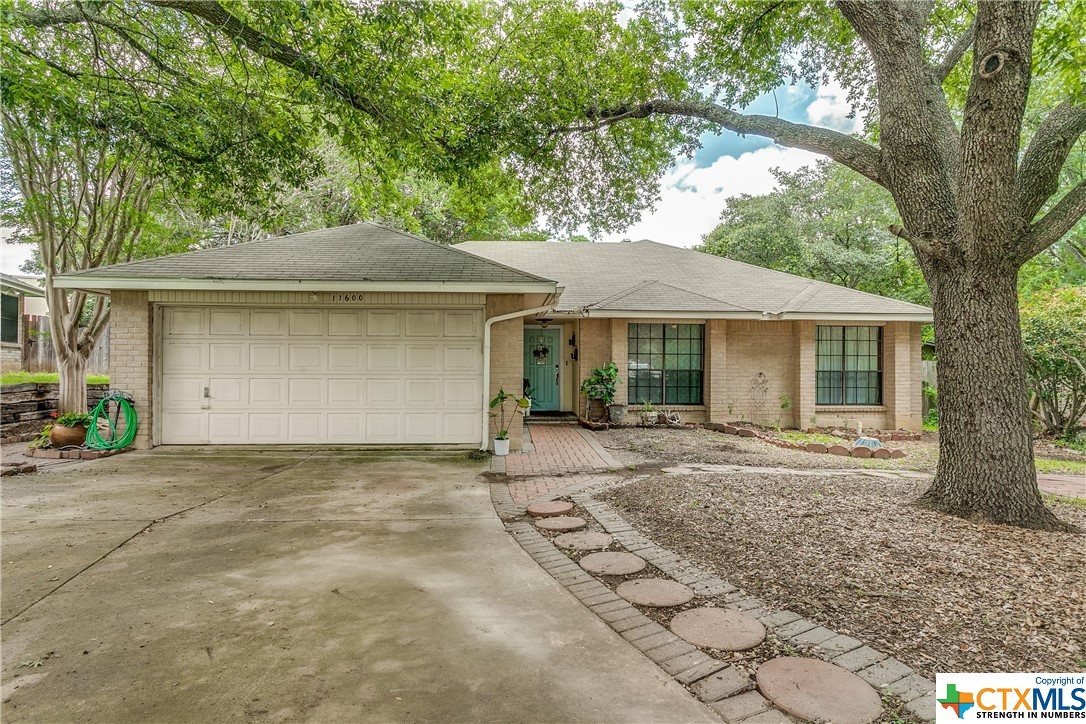 11600 Forest Pond Property Photo 1