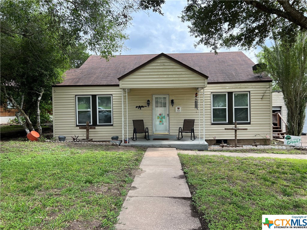 905 E Main Street Property Photo 1