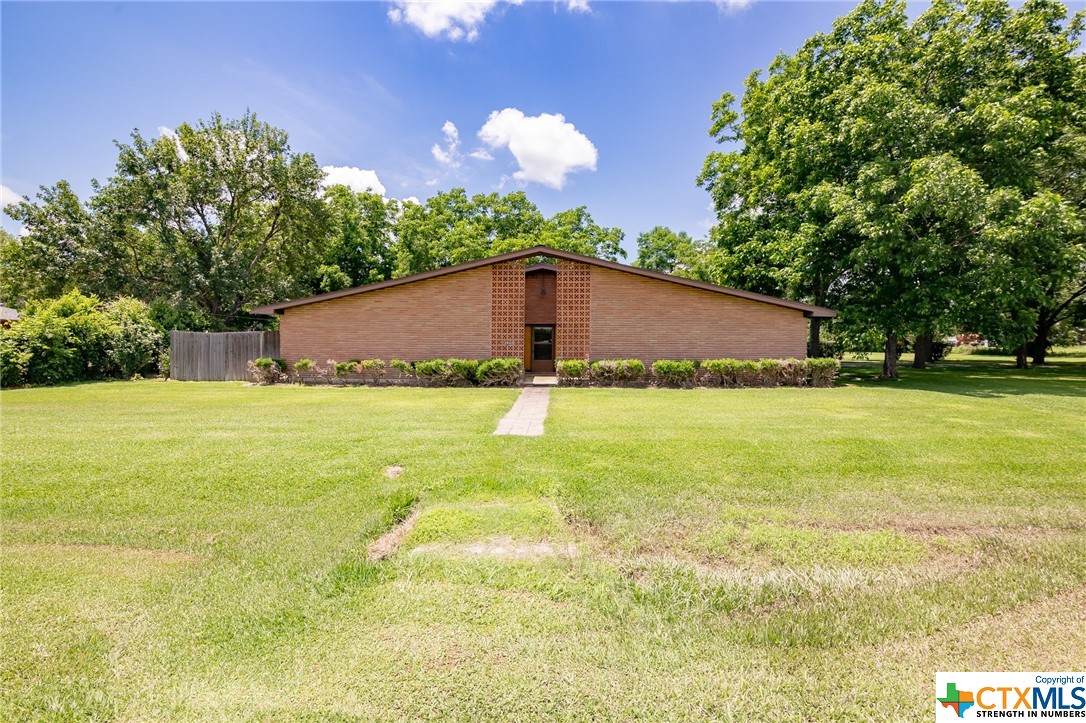 2842 Fm 1685 Property Photo 1