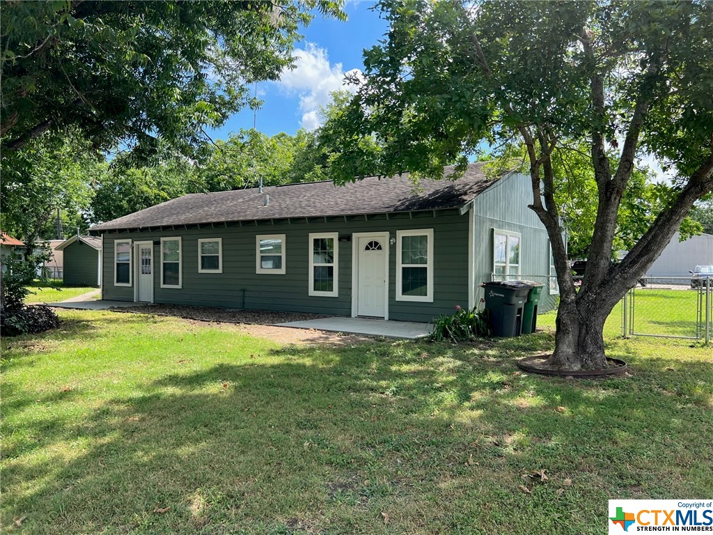 3302 E Red River Street Property Photo 1