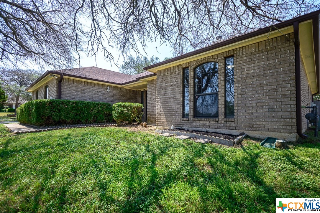 924 Whirlaway Drive Property Photo 1
