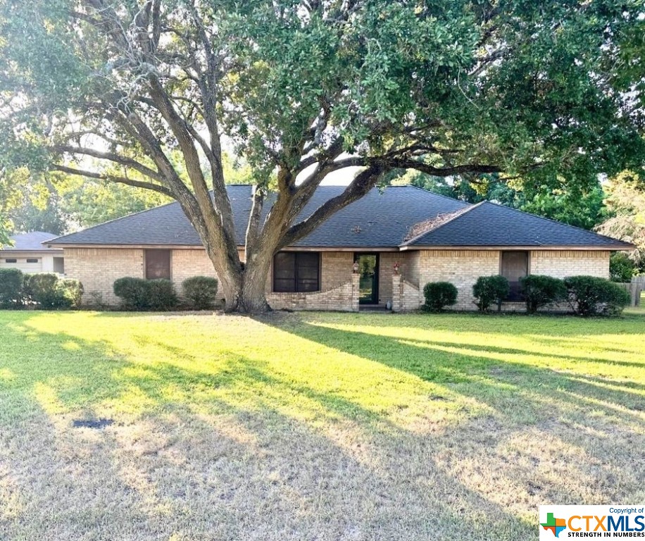 102 Tropical Drive Property Photo 1