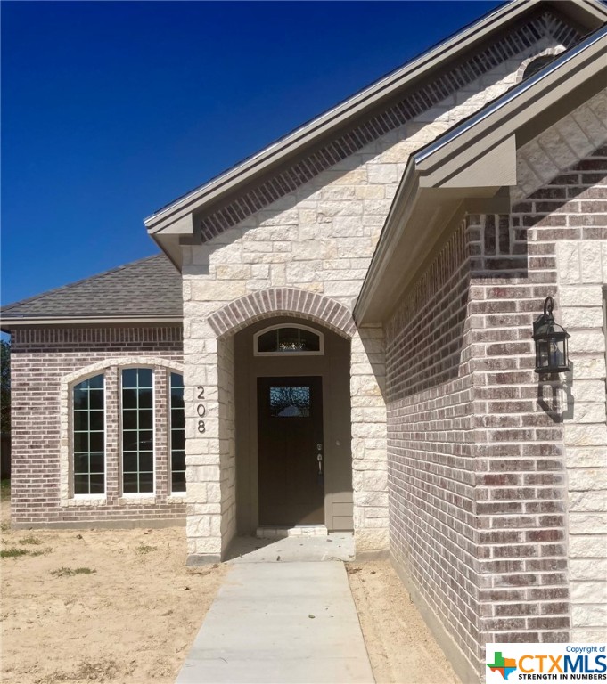 208 Vista Cove Property Photo 1