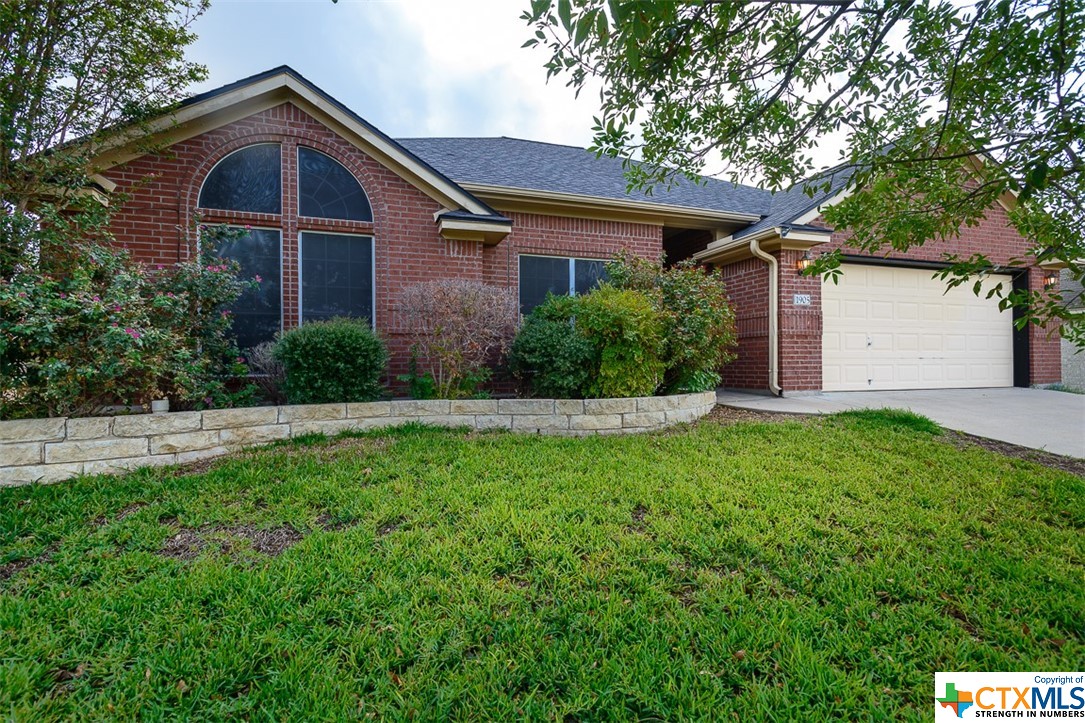 1905 Stonehenge Drive Property Photo 1