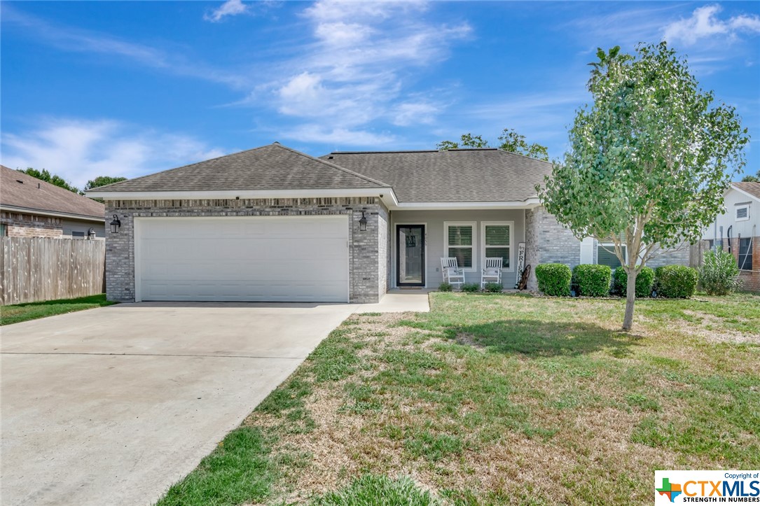 405b Larkspur Property Photo 1
