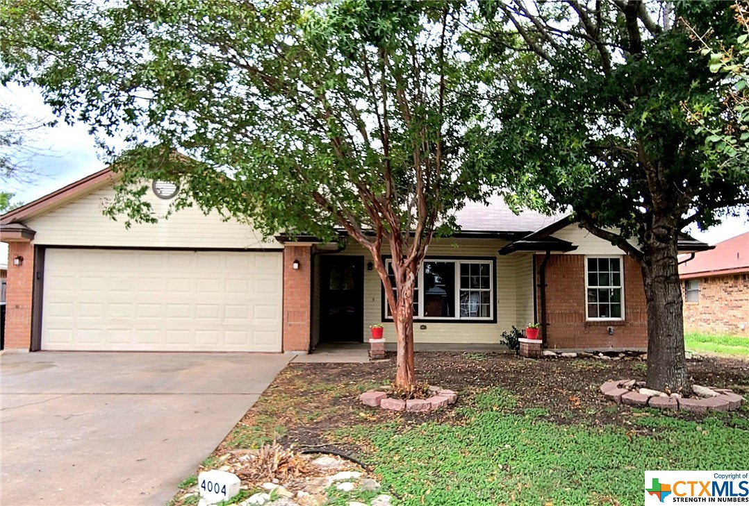 4004 Oak Valley Drive Property Photo 1