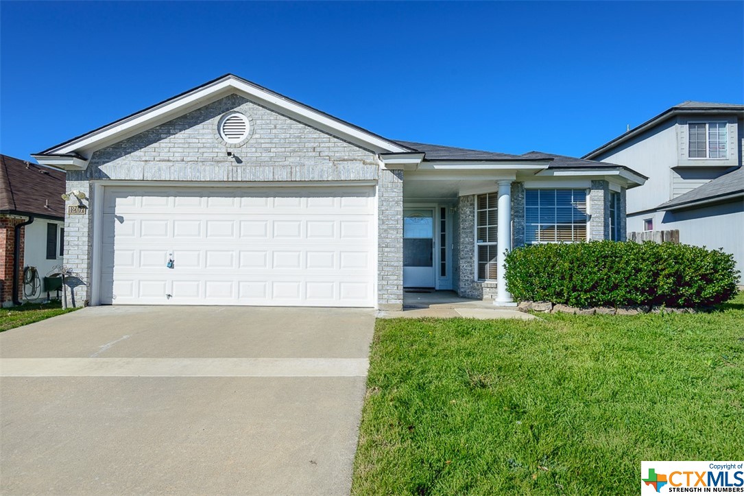 1207 Saddle Drive Property Photo 1