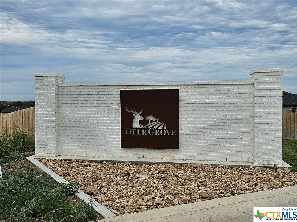 7606 Deer Grove Drive Property Photo 1
