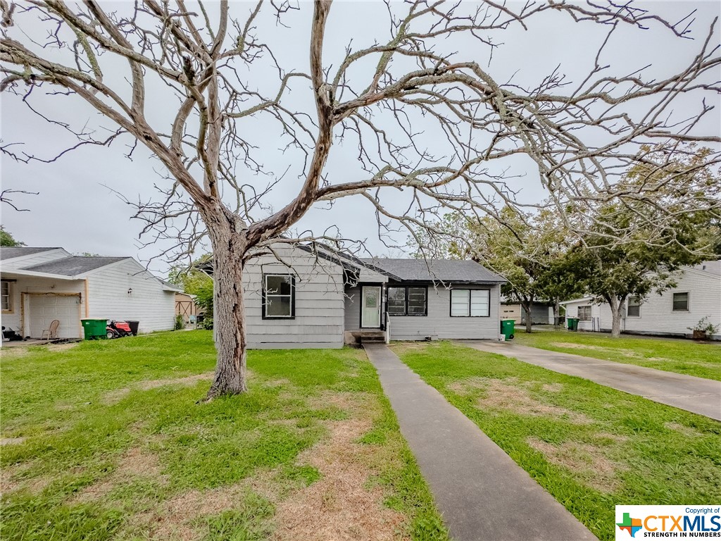 905 E Rosebud Avenue Property Photo 1