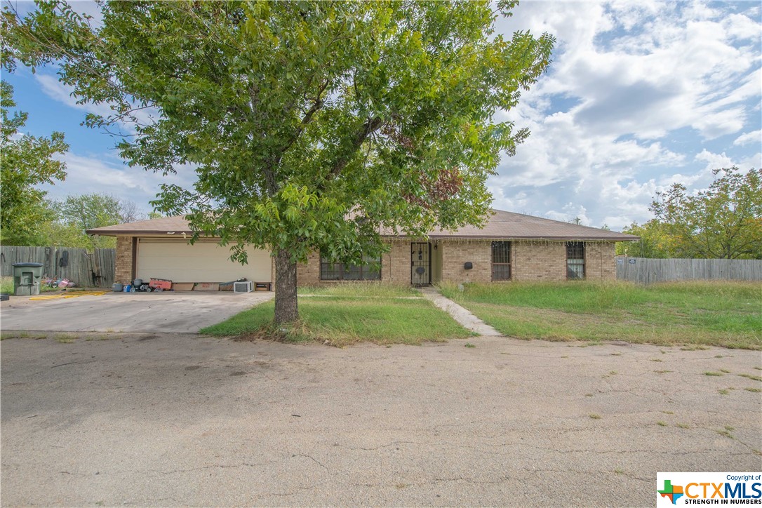 4806 S Clear Creek Road Property Photo