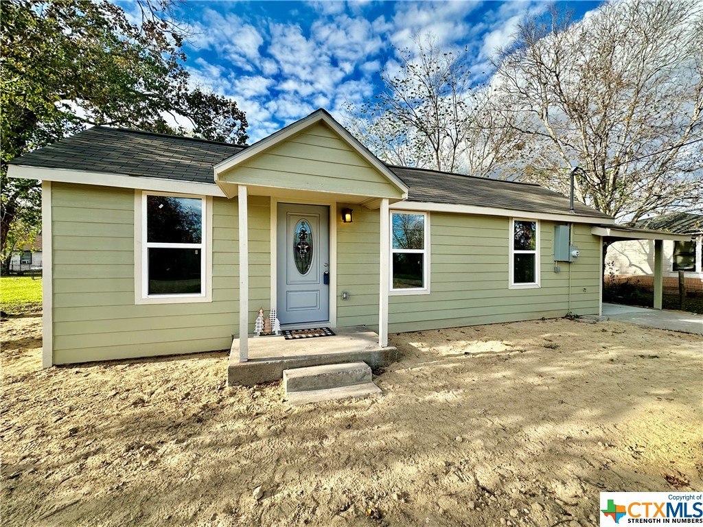 408 E Division Street Property Photo 1