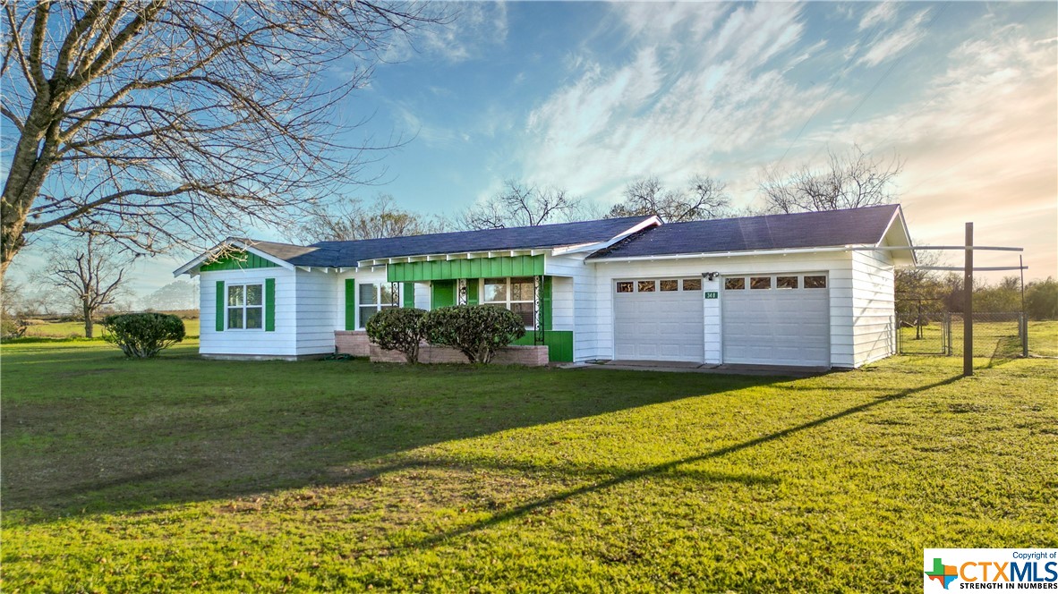 348 Fm 236 Property Photo 1