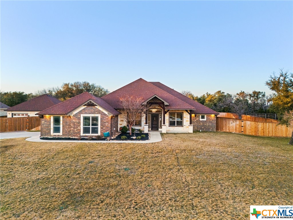 303 Skyline Drive Property Photo 1
