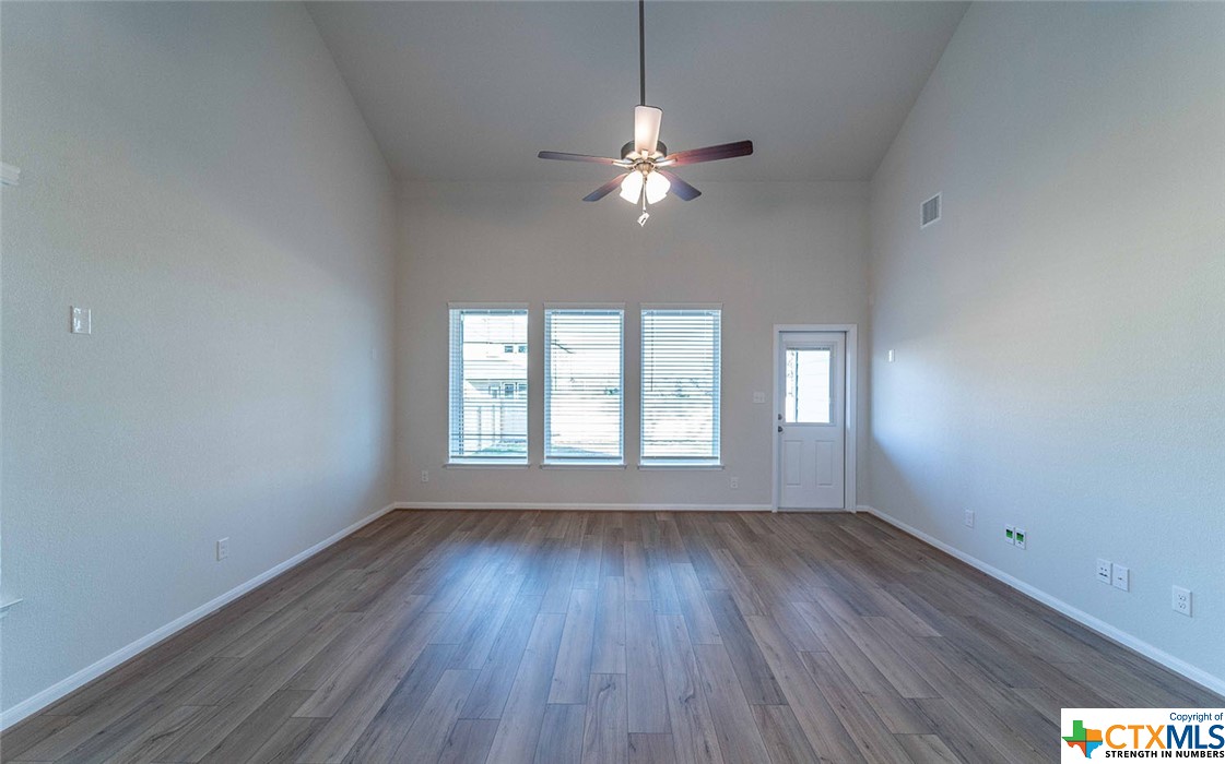 104 Avonlea Court Property Photo 6