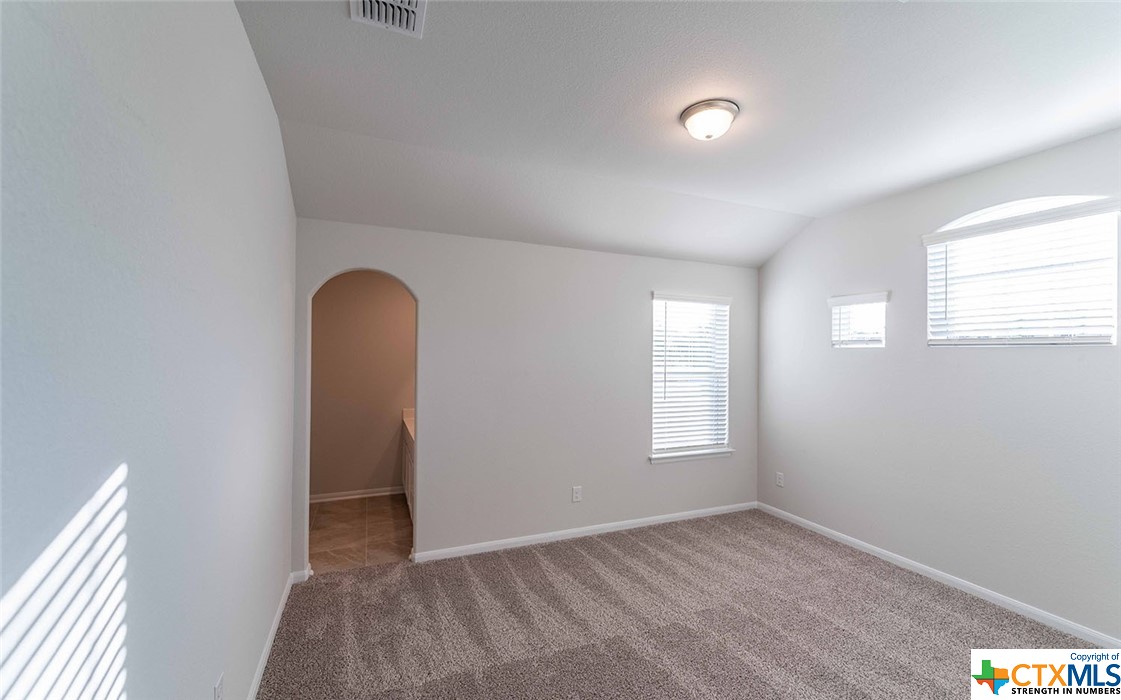 104 Avonlea Court Property Photo 14
