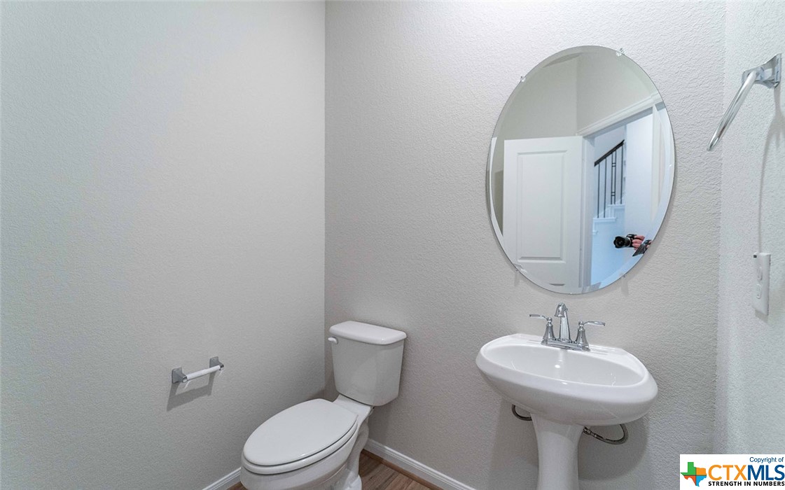 104 Avonlea Court Property Photo 16