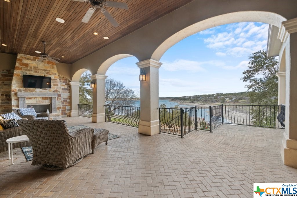 538 Oak Shores Drive Property Photo 18