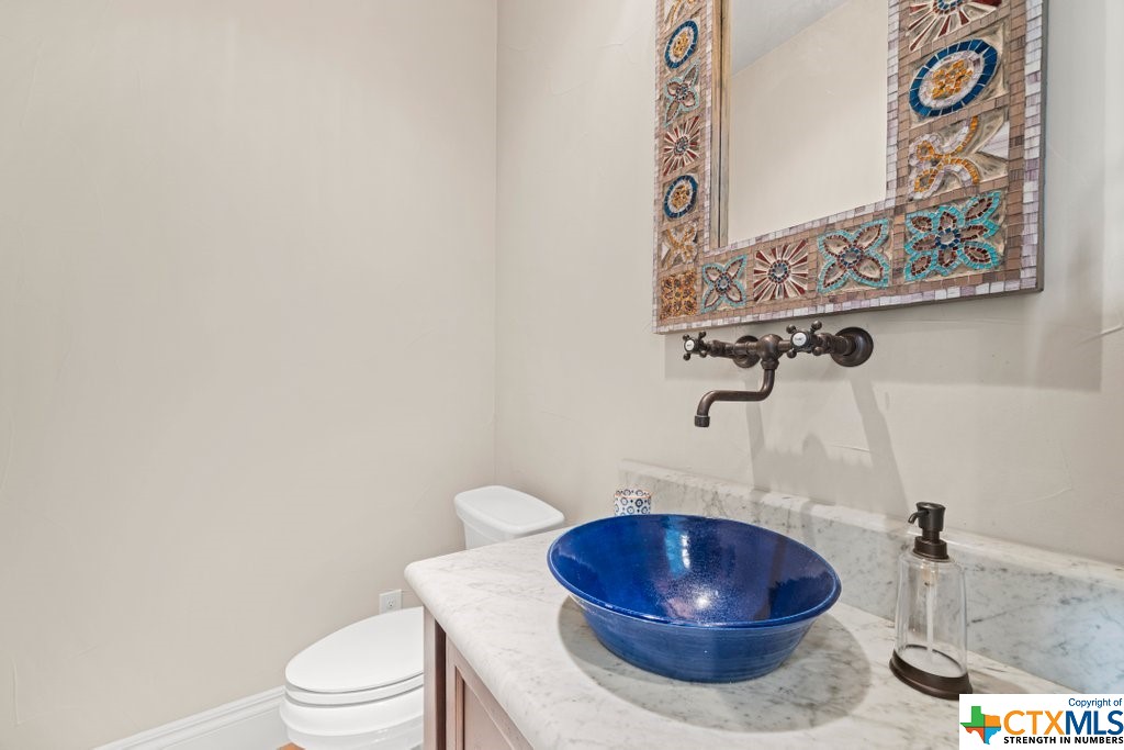 538 Oak Shores Drive Property Photo 32