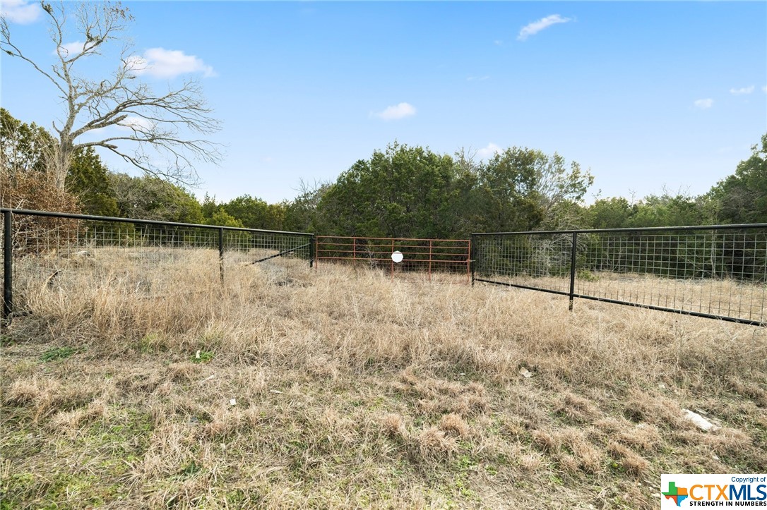 S Hwy 281 Property Photo 12