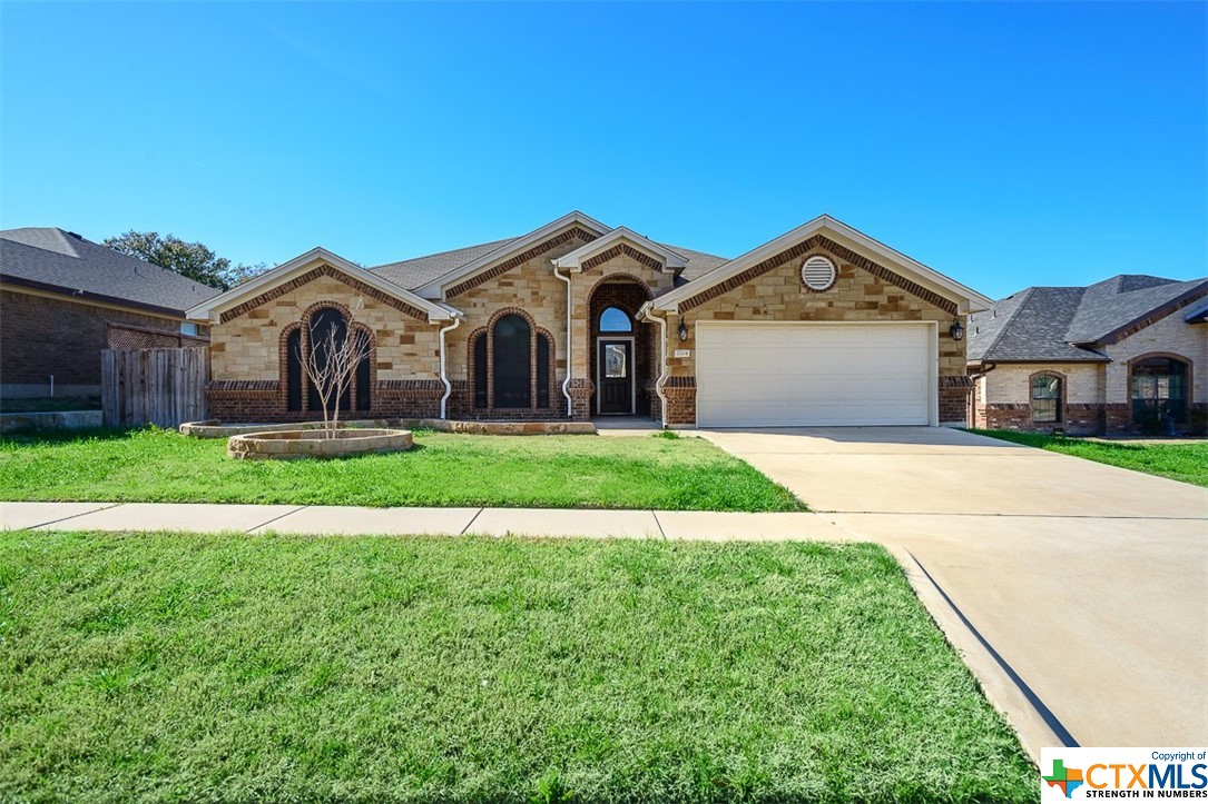 2704 Natural Lane Property Photo 1