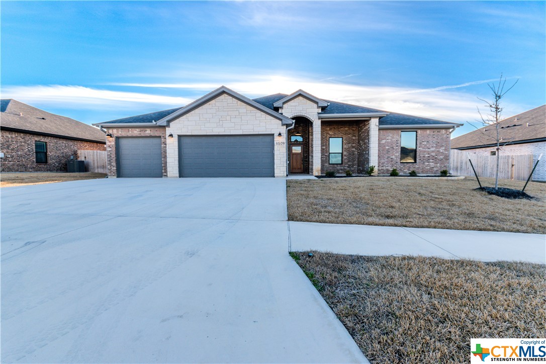 8509 James Herring's Way Property Photo 1