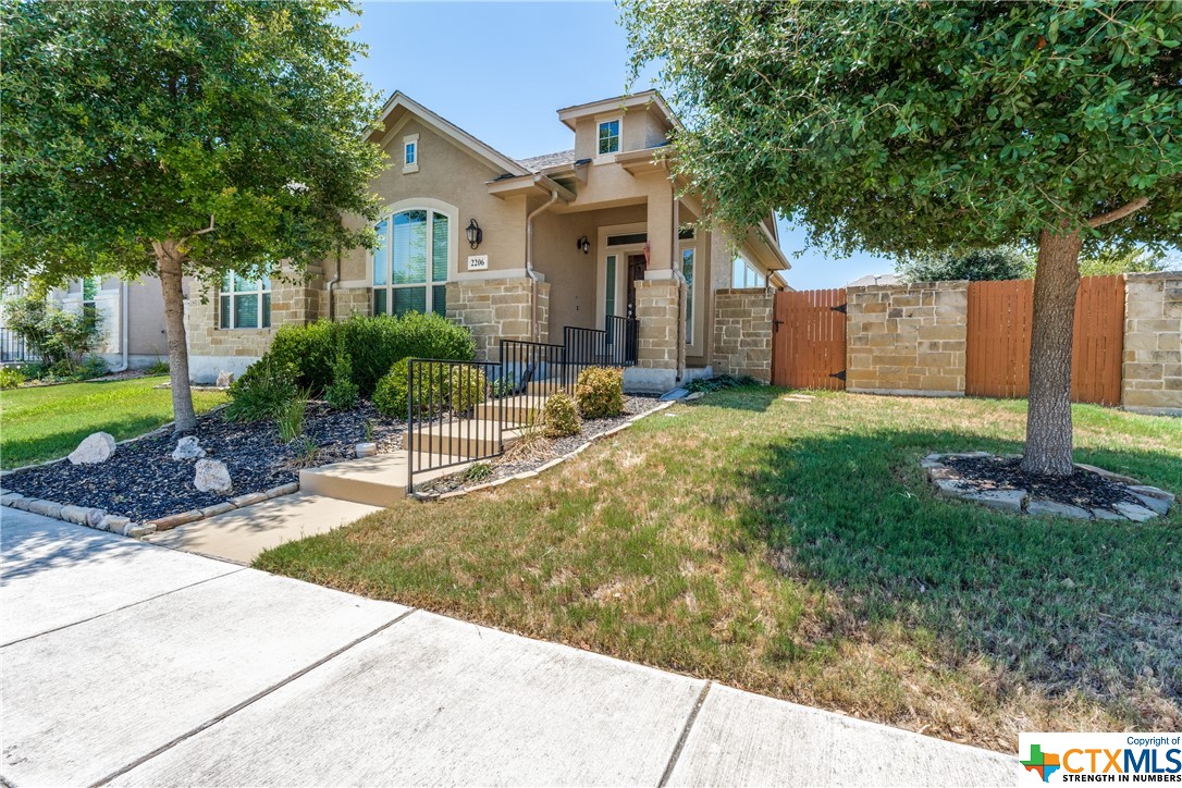 2206 Pecan Villa Property Photo 1