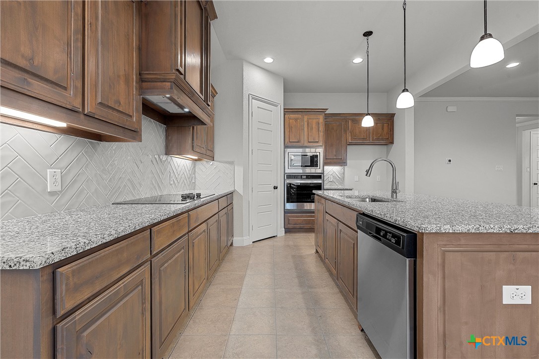 2711 Cibolo Creek Drive Property Photo 8