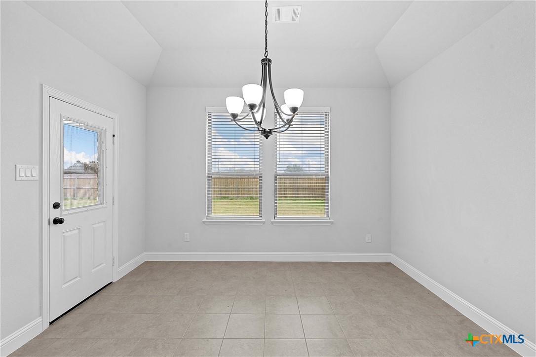 2711 Cibolo Creek Drive Property Photo 9
