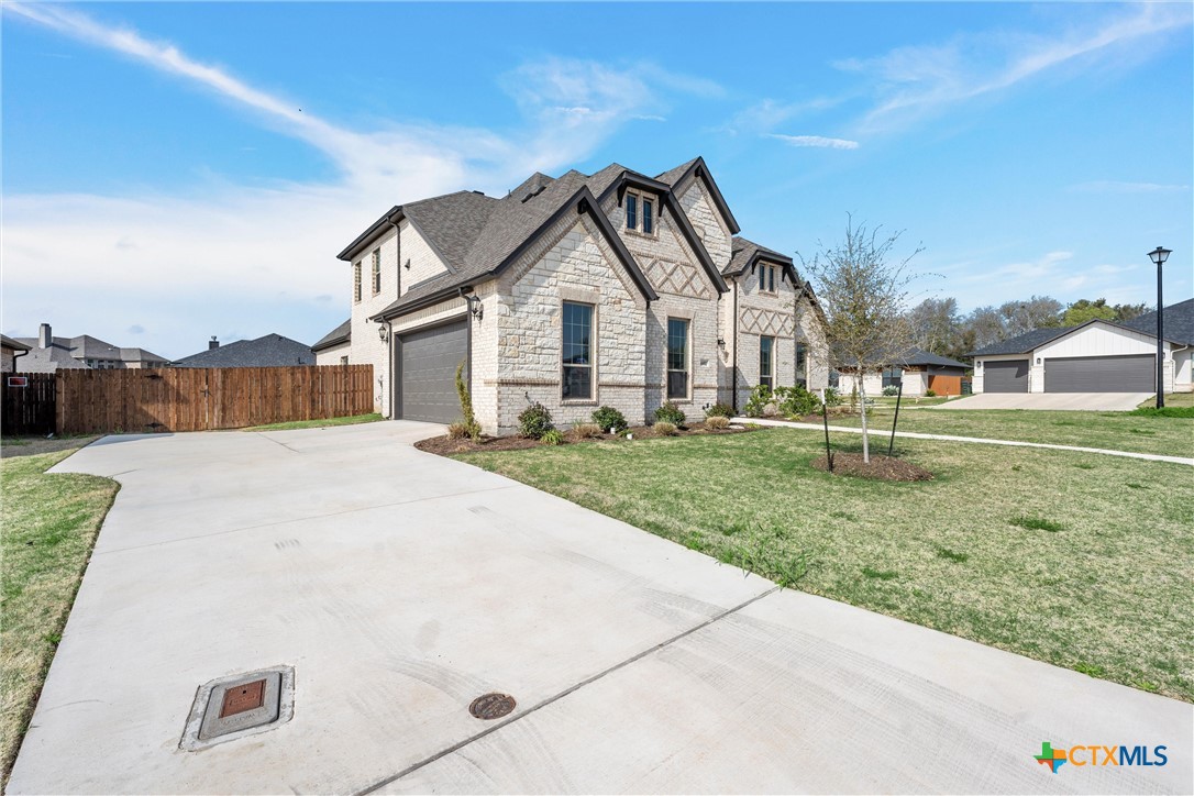 6402 Waggoner Court Property Photo 2