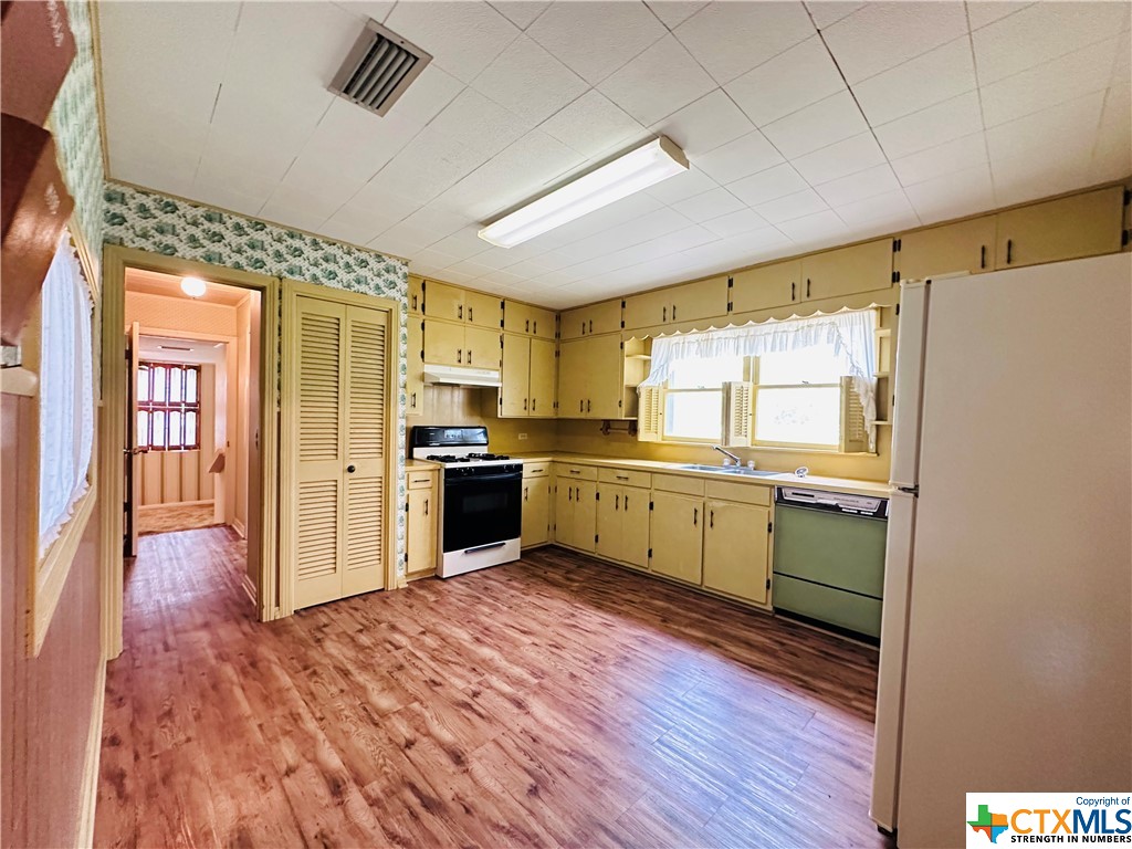209 Poth Street Property Photo 1