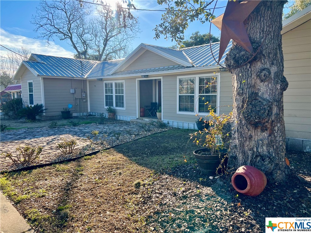 402 Dunn Street Property Photo