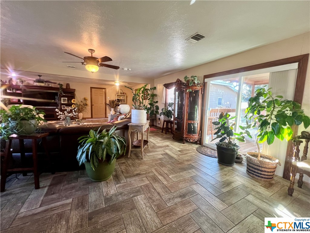 402 Dunn Street Property Photo 3