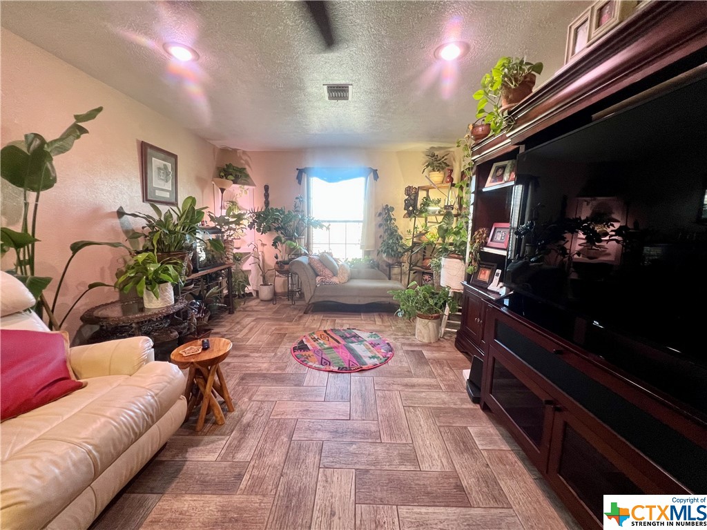 402 Dunn Street Property Photo 7